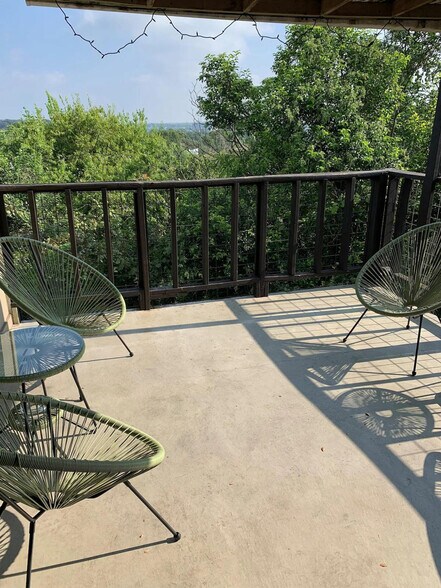 Building Photo - 1200 Hollow Creek Dr