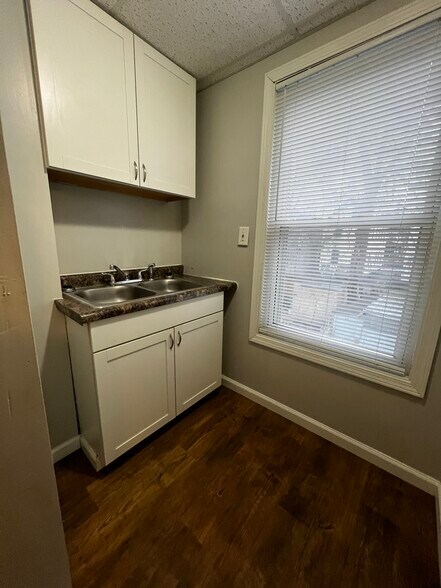 Building Photo - 5118 Globe Ave