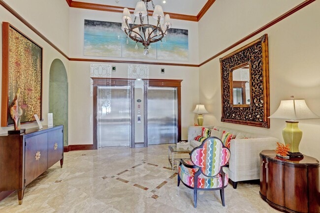 Building Photo - 630 S Sapodilla Ave