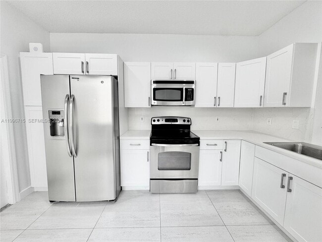 Building Photo - 1861 Salerno Cir