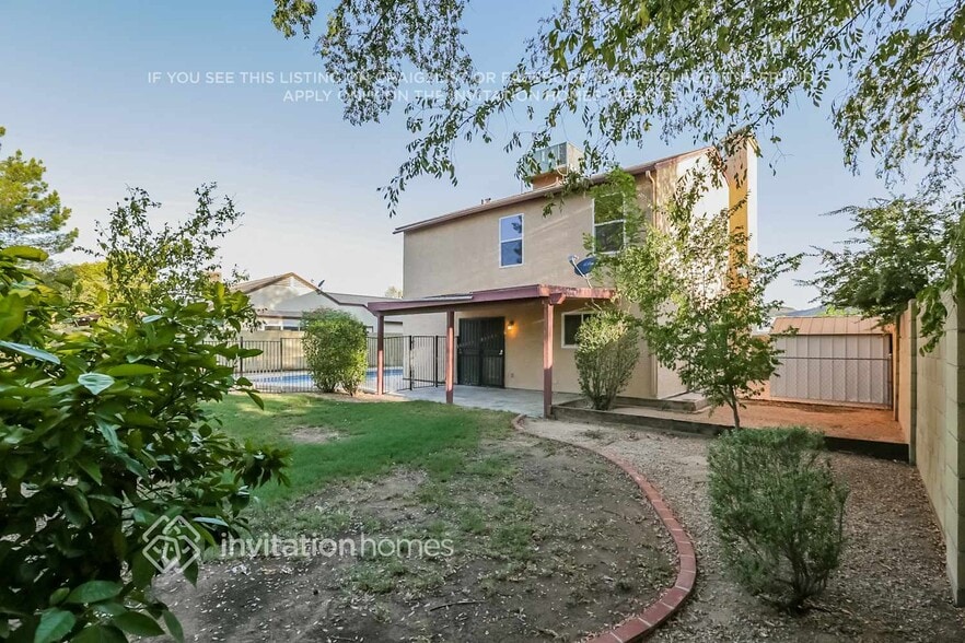 Building Photo - 4461 W Yorkshire Dr
