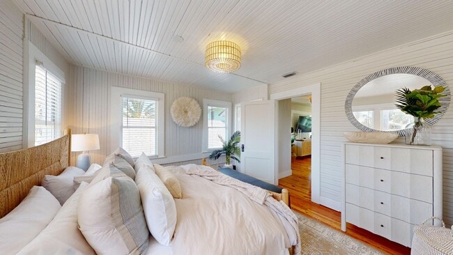 Building Photo - Presenting a meticulously renovated and fu...