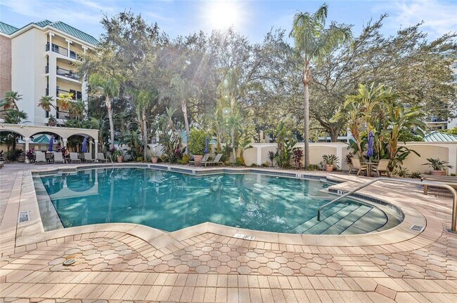 Building Photo - 501 Knights Run Ave