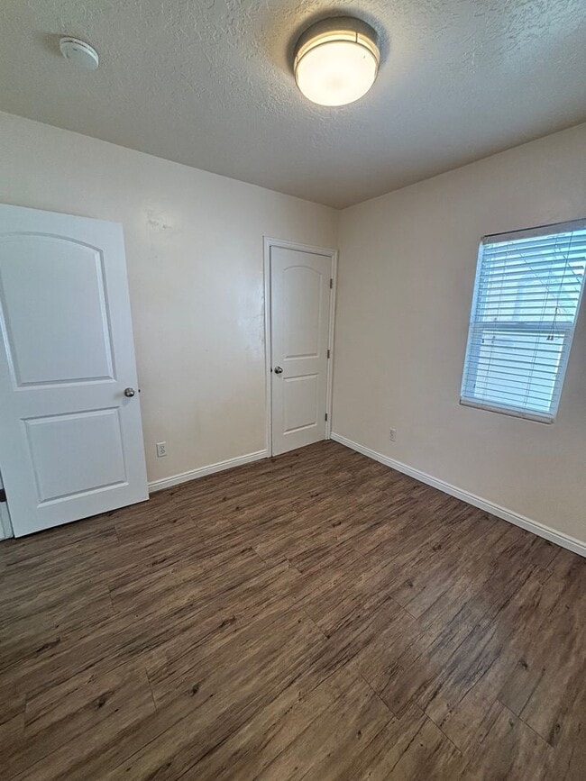 Building Photo - Home with Many Qualities! Commercial or residential