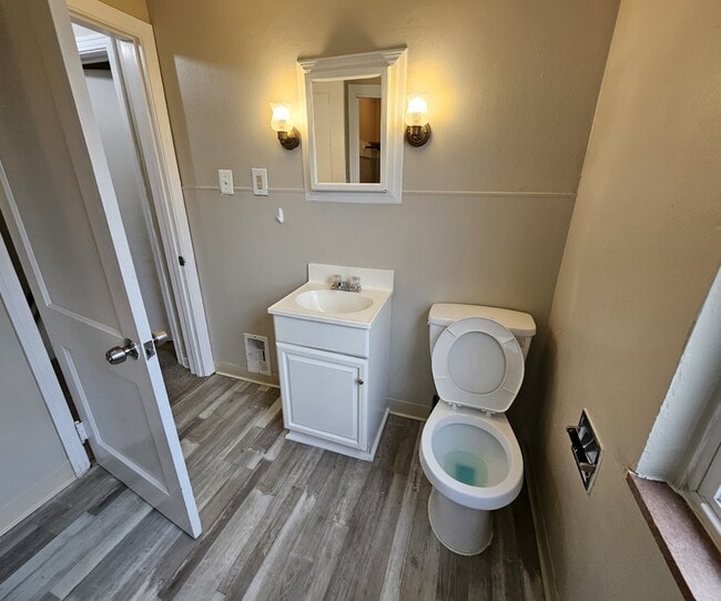 Building Photo - 855 Hamil Rd