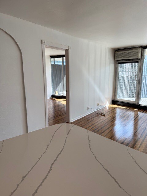 Building Photo - 300 N State St