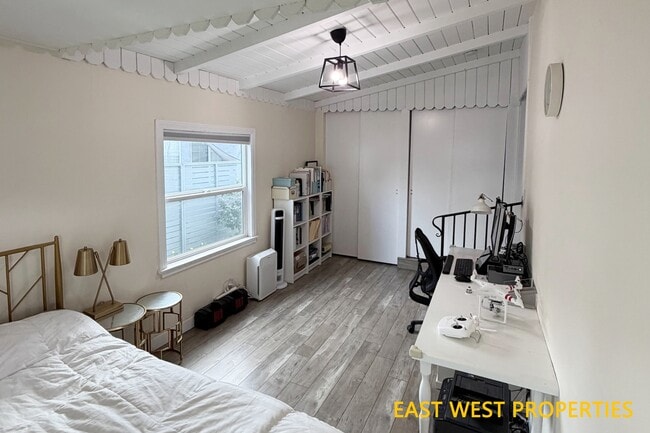 Building Photo - 4337 Coolidge Ave