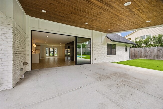 Building Photo - 12510 Mooreknoll Ln
