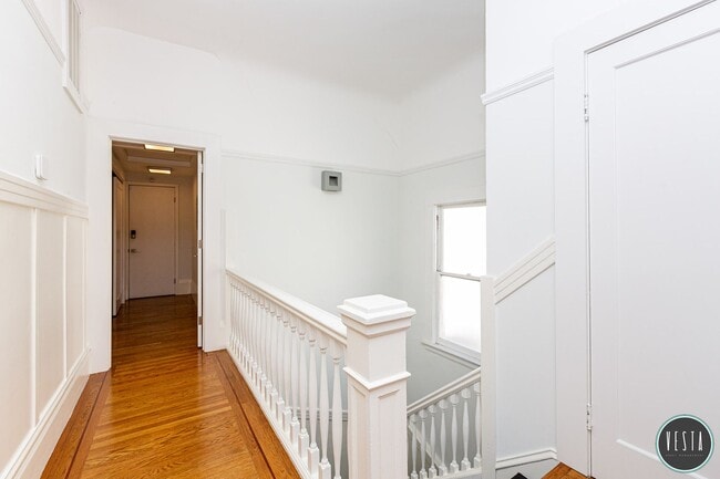 Building Photo - SOPHISTICATED 2-BD DREAM HOME WITH DIGITAL...