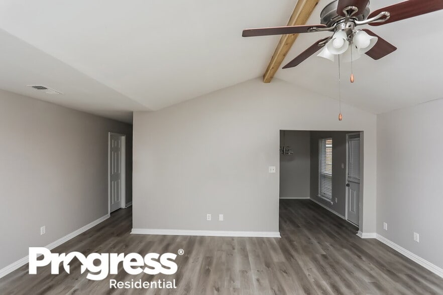 Building Photo - 556 Blue Haze Dr