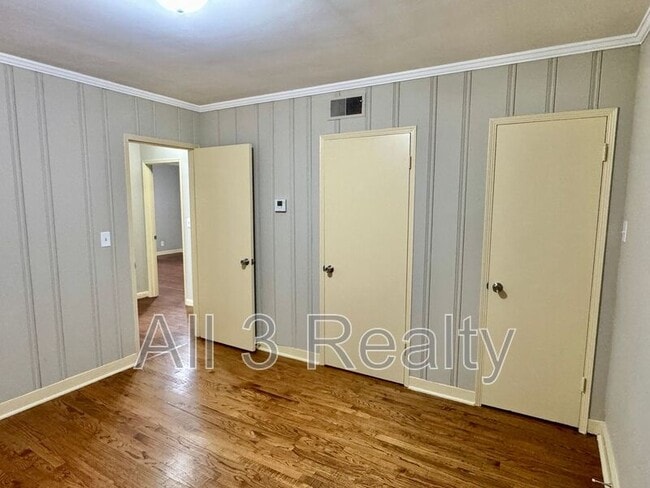 Building Photo - 320 Green Ridge Rd