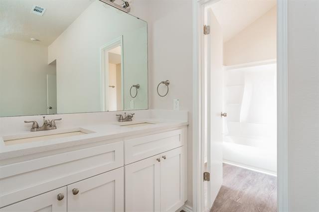 Building Photo - 900 Blewitt Dr