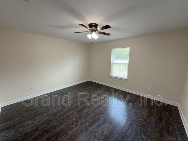 Building Photo - 4025 Brittany Ln