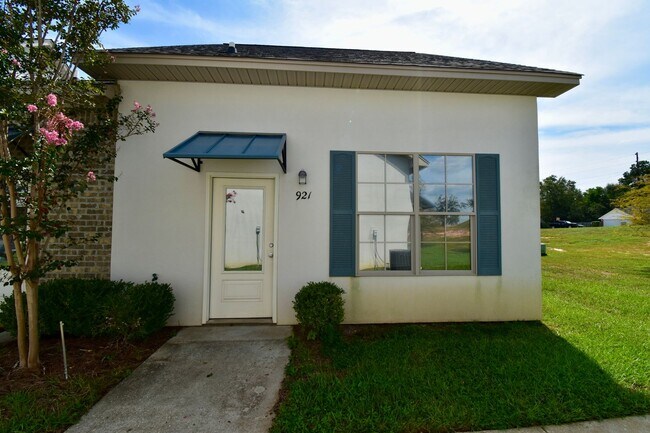 Building Photo - Pine Grove Apartments