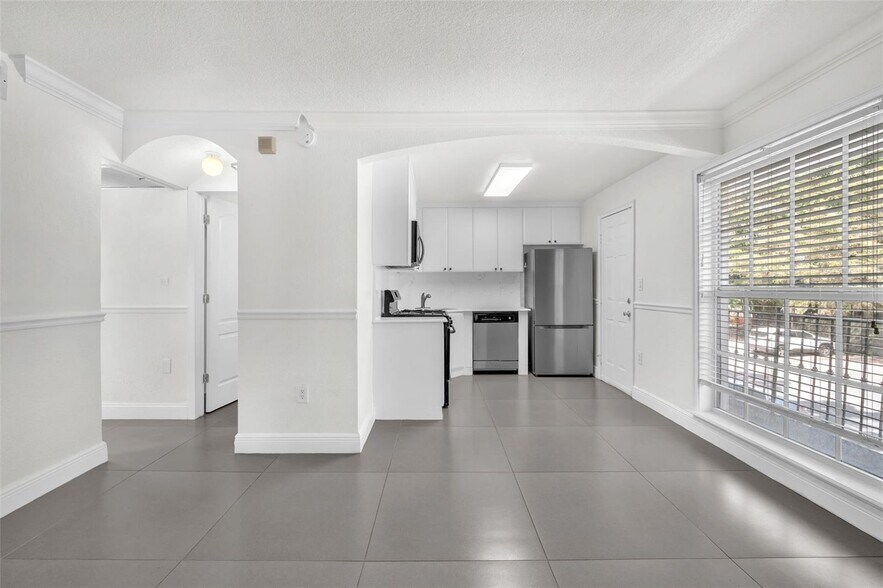 Building Photo - 3245 Virginia St