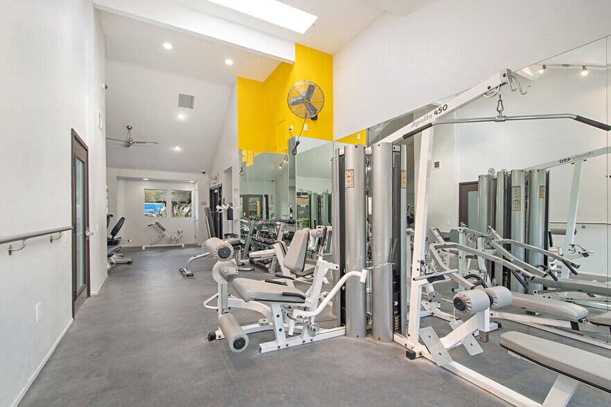 Building Photo - 15273 Maturin Dr