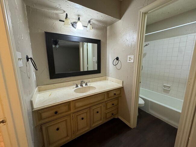 Building Photo - Lubbock Cooper ISD Gem: Ready-to-Rent July...