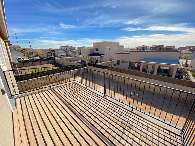 Building Photo - East El Paso 4 bed Refirg A/C