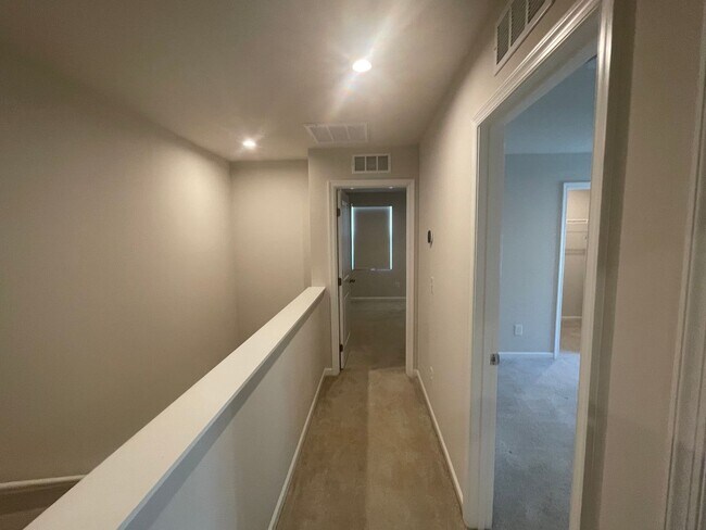 Building Photo - You’ve Got to See This Rental!