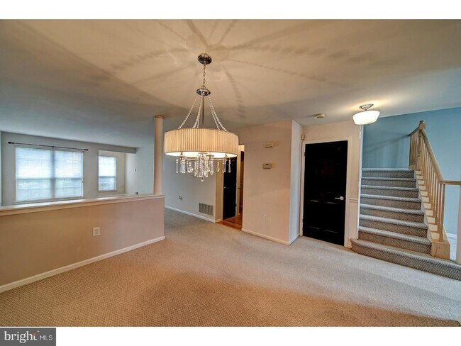 Building Photo - 406 Pebble Creek Ct