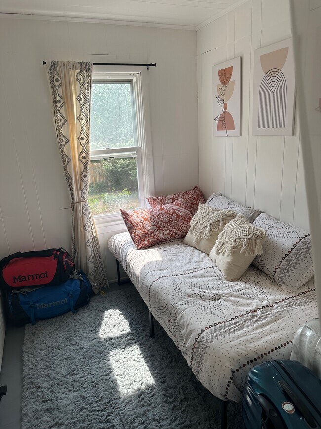 Building Photo - 7801 Oak Ave