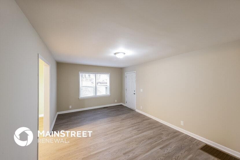 Building Photo - 708 Drake Ave