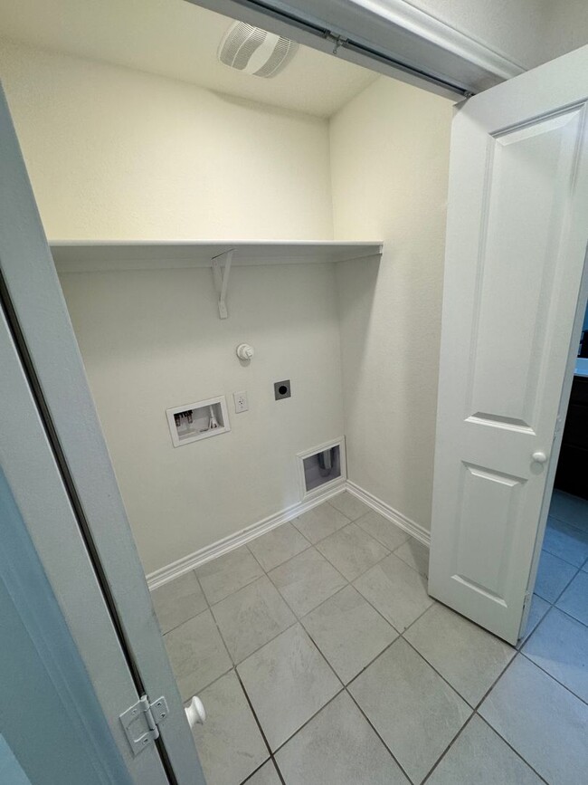 Building Photo - A Miust See! New & Modern - 1 Story - 3/2 ...