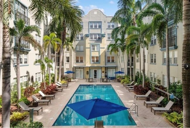 Primary Photo - 533 NE 3rd Ave