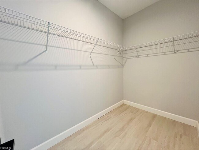 Building Photo - 2718 Helen Cir