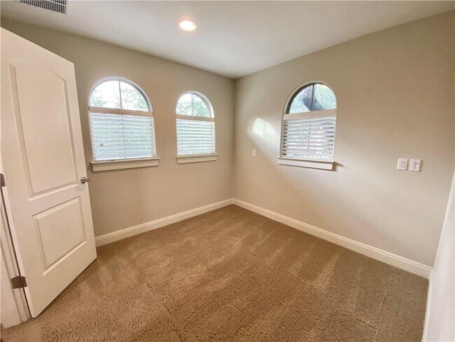 Building Photo - 15317 Falconhead Grove Loop