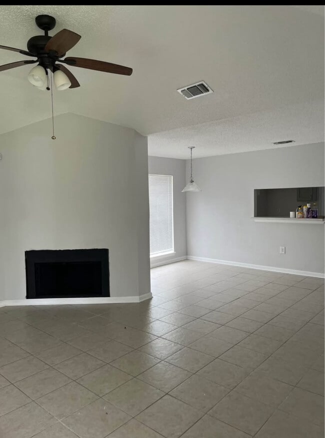 Building Photo - 512 Heritage Cove