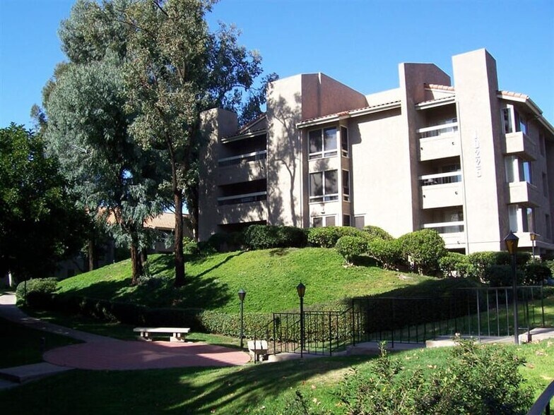 Building Photo - 10425 Caminito Cuervo