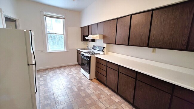 Building Photo - *Spacious 2BD/1BA Single-Family Home for Rent in Southside*