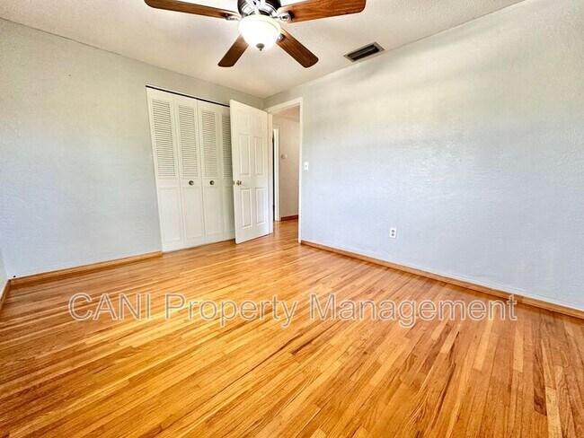 Building Photo - 575 E Compton Ct