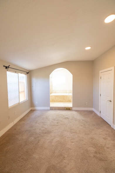 Master Bedroom - 1745 Lake St