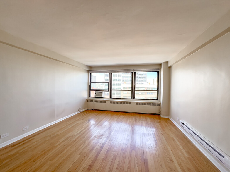 Building Photo - 4180 N Marine Dr