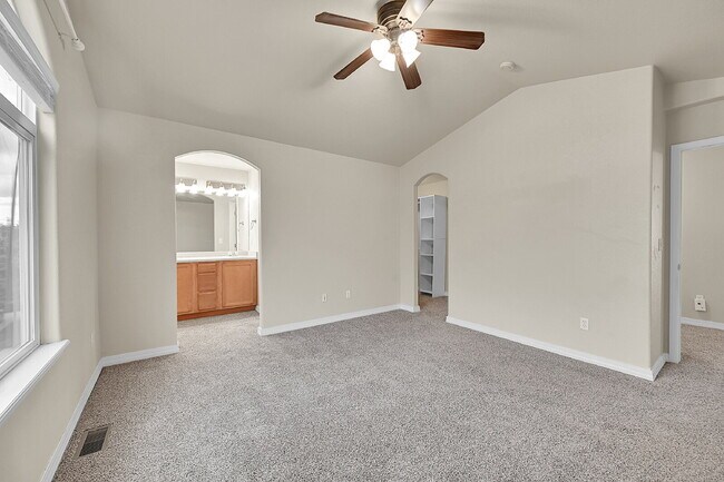Building Photo - $2,200.00 - 3 Beds, 2.5 Baths, Single Fami...