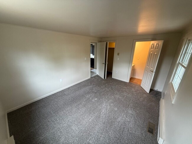 Building Photo - 3 bd / 1.5 bth Single Family Home in Quake...