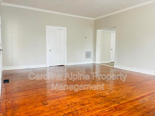 Building Photo - 721 S Church St