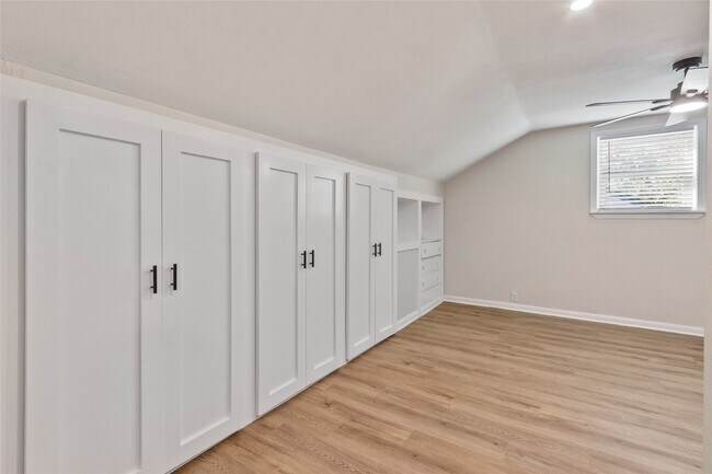 Building Photo - 3811 Luca St