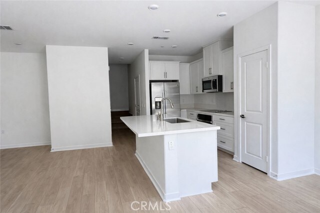 Building Photo - 8327 Gabrielino Ct