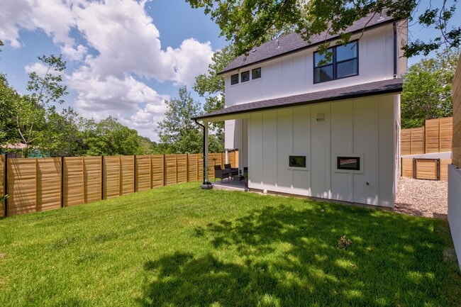 Building Photo - 1709 Taylor Gaines St