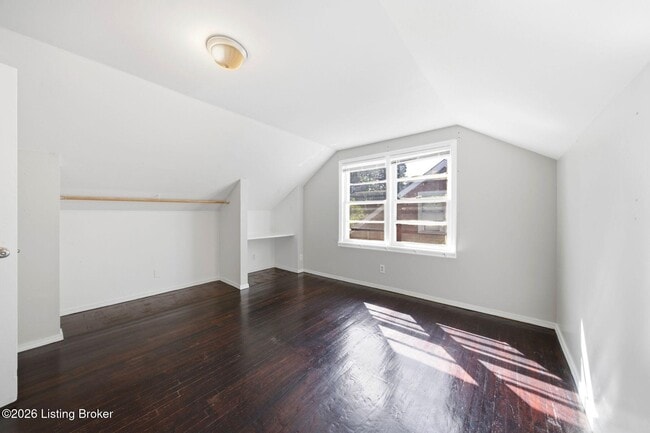 Building Photo - 3021 Wedgewood Wy