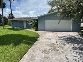 Building Photo - 50 Oak Tree Dr