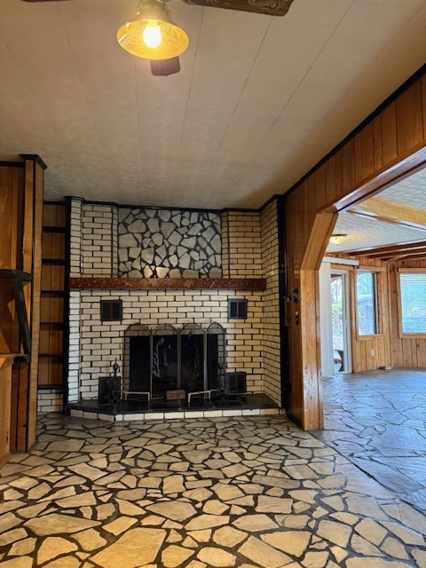 Fire Place - 1172 Arthur Ln