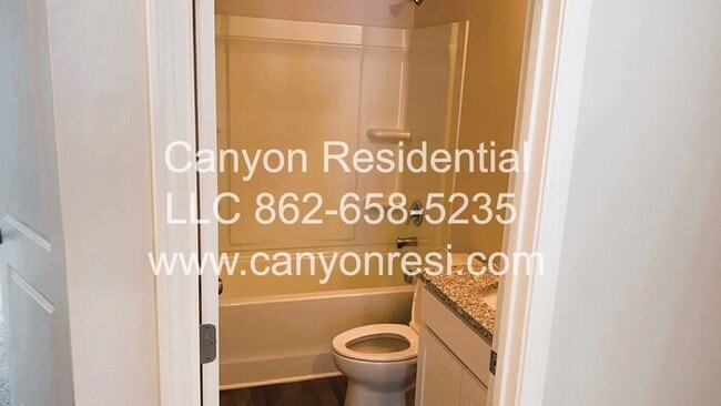 Building Photo - 740 Wayfinder Run