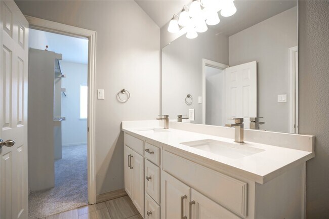 Building Photo - 4650 Penelope Ln