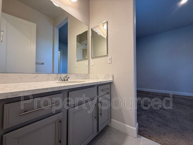 Building Photo - 614 Madrone St