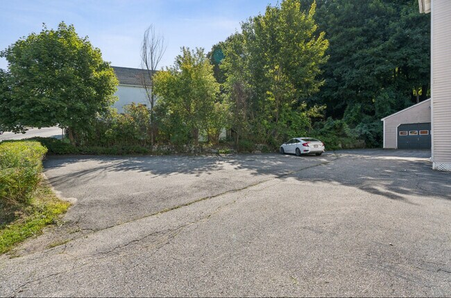 Building Photo - 102 Cleaves St