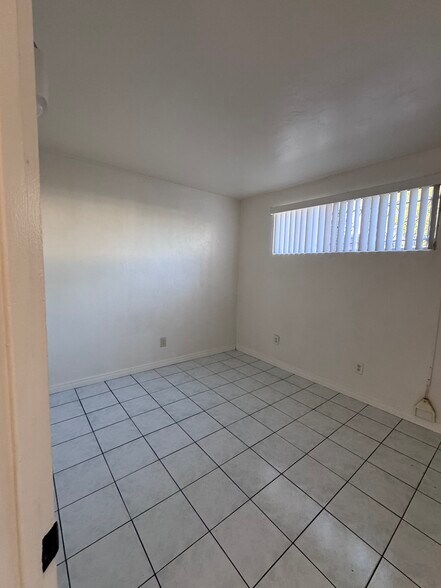 Building Photo - 353 S 37th St